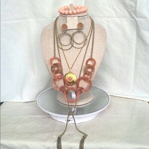 Elegant Peach and Gold Jewelry Set
